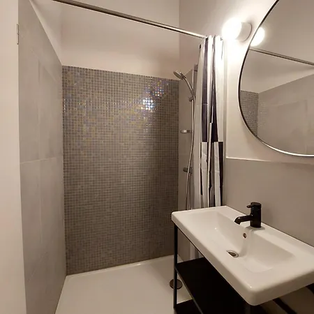 Apartment Gallery Lux Loft 75 M2, 2 Baths, 2 Mins To Sea Poreč